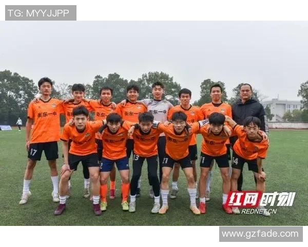 杭州足球队团队协作的成功秘诀与战术分析探讨 杭州足球队团队协作的成功秘诀与战术分析探讨