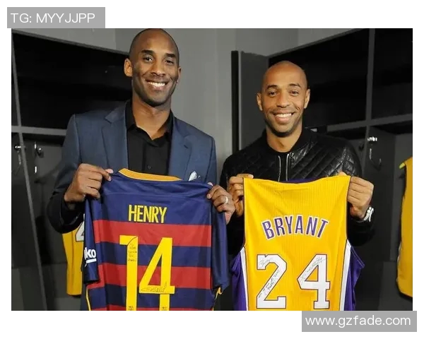 深圳街头偶遇足球明星的精彩瞬间与他们的传奇故事分享 深圳街头偶遇足球明星的精彩瞬间与他们的传奇故事分享